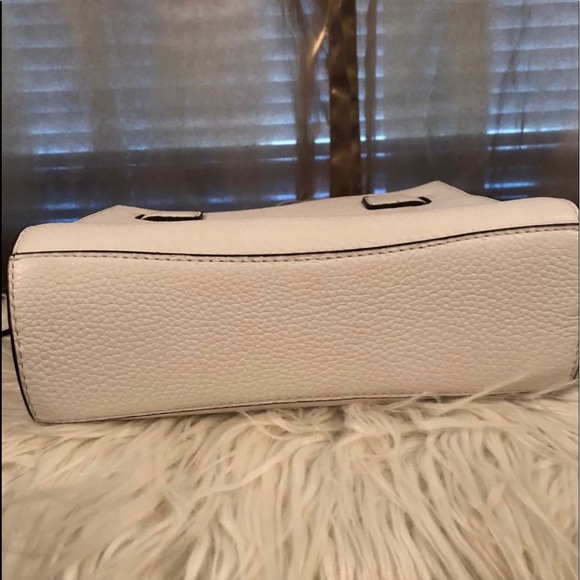 Michael kors purse - Picture 4 of 8